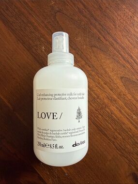 Davines LOVE/ Curl-Enhancing Protective Milk - 250ml